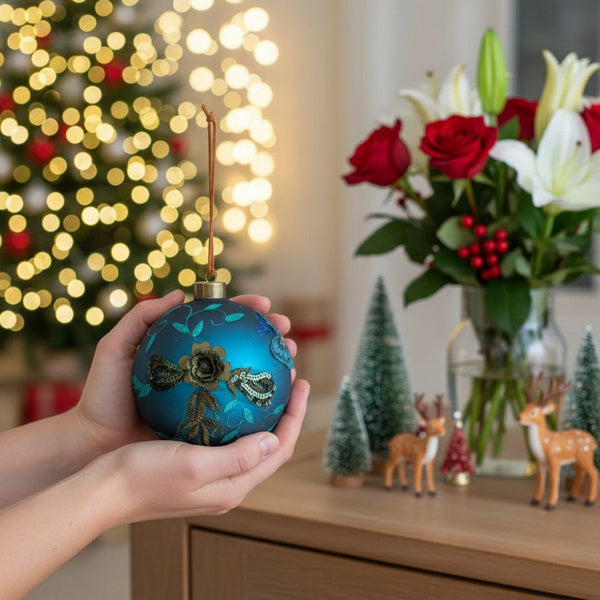 🎄 4PCS Christmas Glass Ball Ornaments – Shiny Hanging Tree Décor Set CJ US